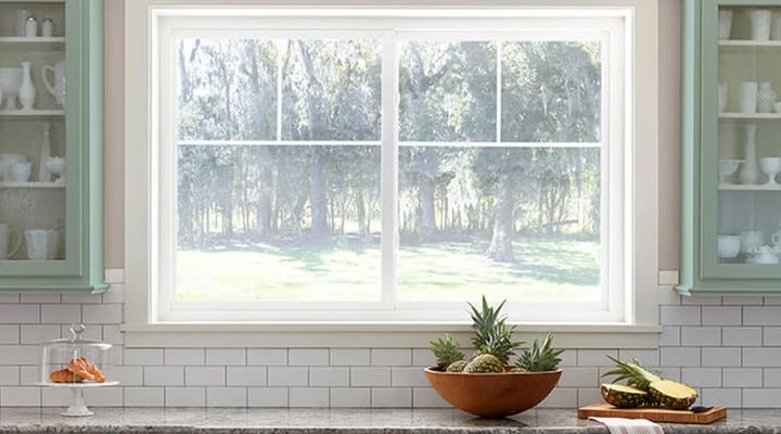 Vinyl-windows in a kitchen from Pella PNW